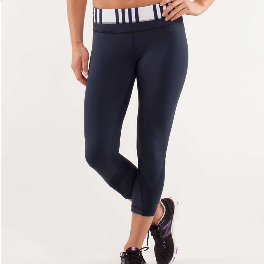 Lululemon Run: Inspire Crop II navy